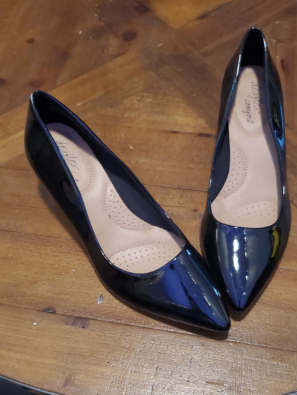 dexflex comfort Black Patent Pointed Toe Pumps